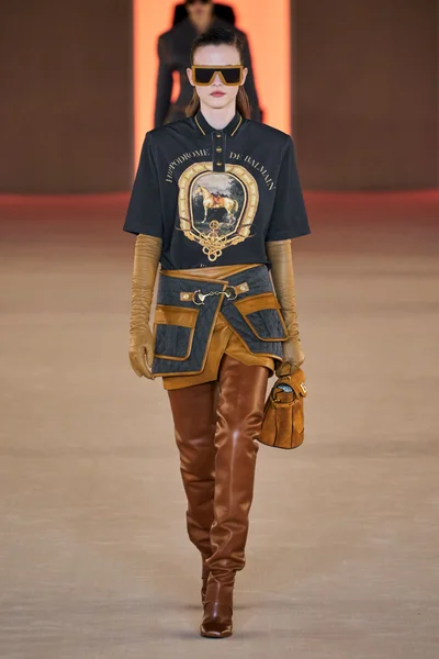 Look 28